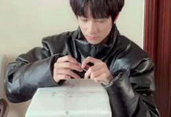 敖子逸吃瓜爆料